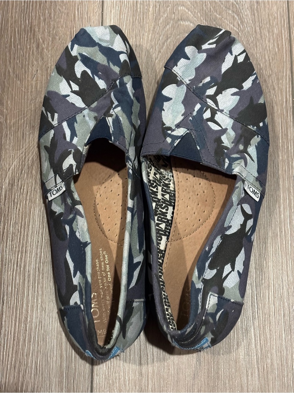 Toms Men's shark Slip-On